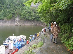 <いつもの倍はありそうな階段を上って歩道へ>